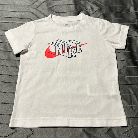 Nike Toddler Boys White Tee, EUC (Looks New), Size 3T - Picture 1 of 8